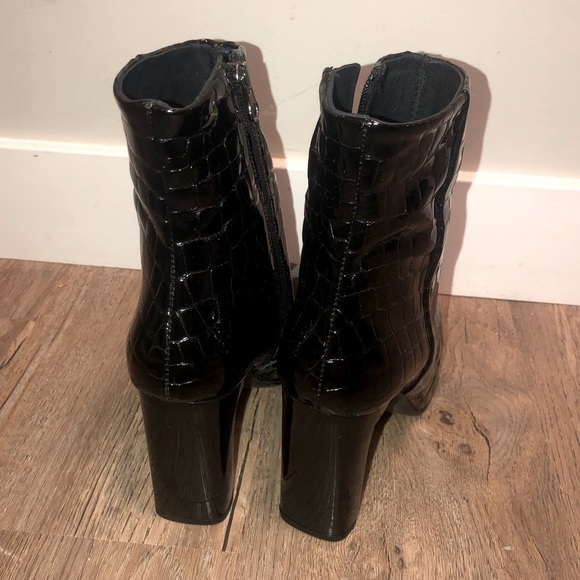 L’INTERVALLE Black Patent Leather Croc Print Square Toe Heel Boots Sz 40 - Picture 2 of 9